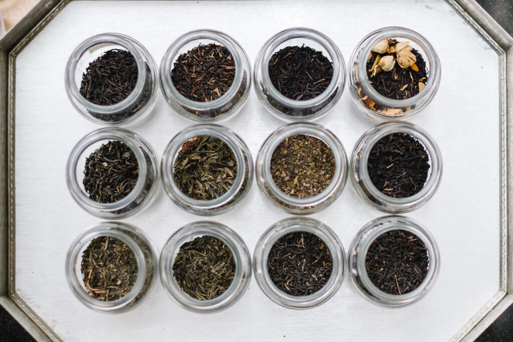 Mejores Té para el Verano: Cómo refrescarte con Blends de Alta Gama 3 tipos de te en verano